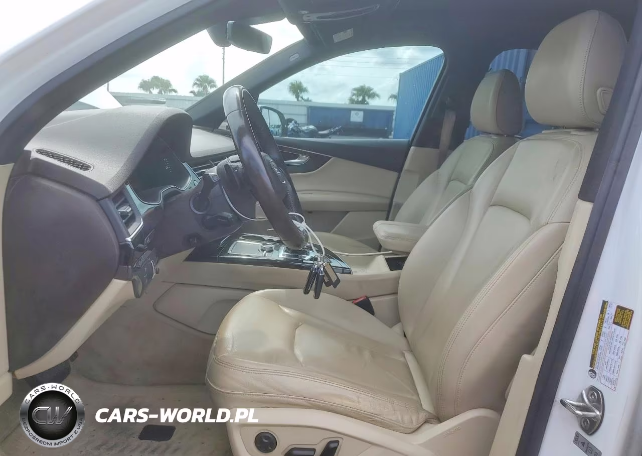 2017 Audi Q7 Premium Plus VIN:WA1LAAF75HD033692 - 7