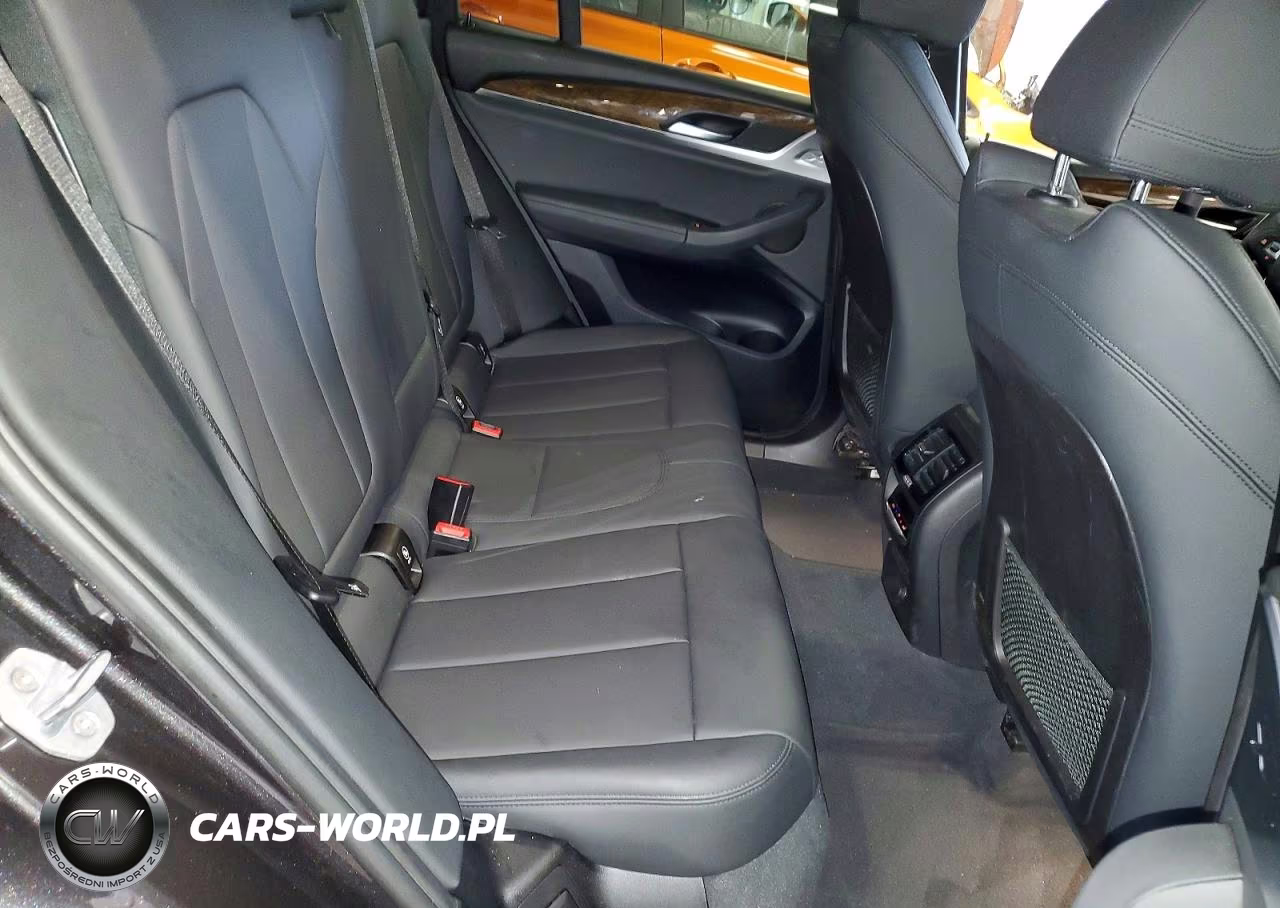 2019 BMW X3 xDrive30I VIN:5UXTR9C51KLE21064 - 11