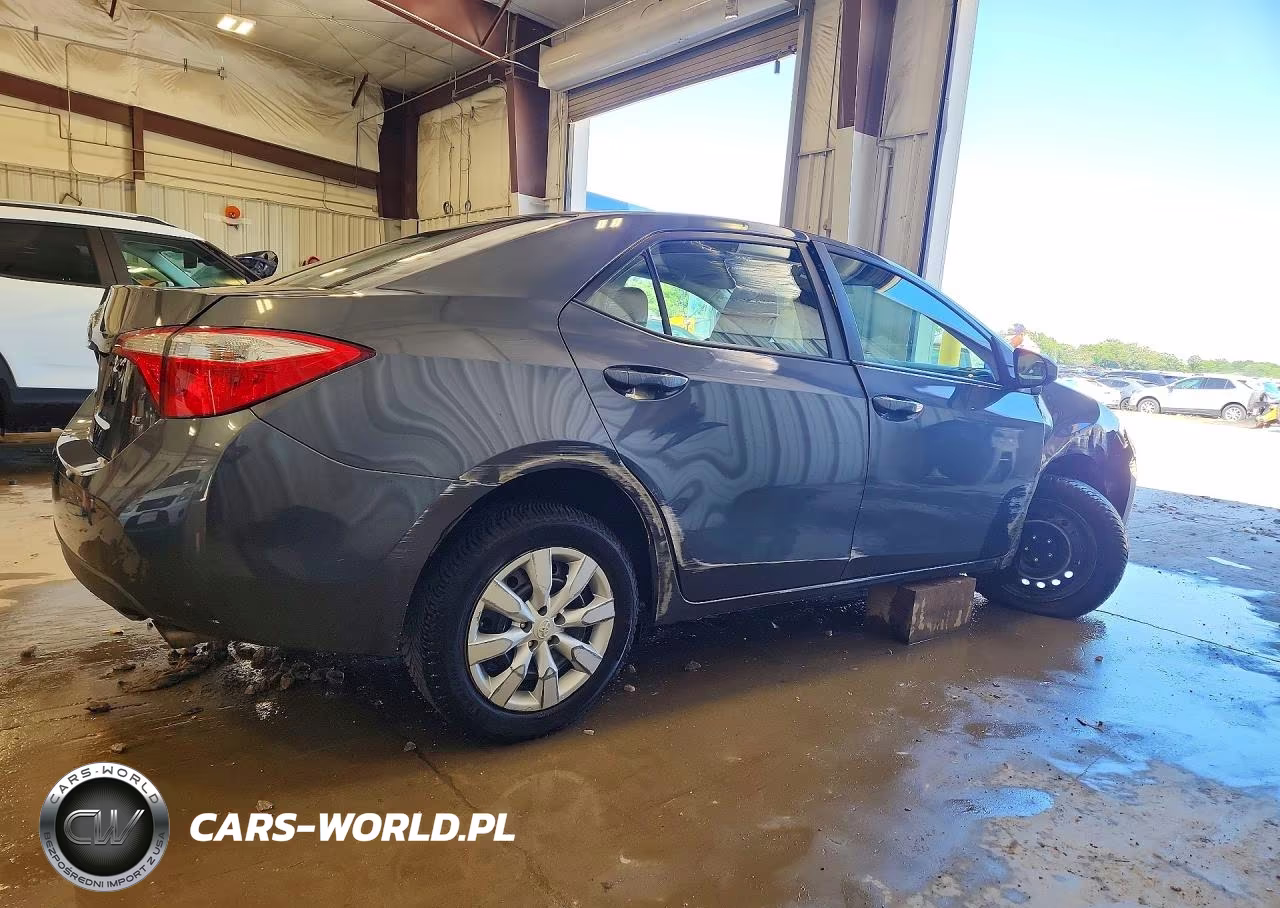 2015 Toyota Corolla Le VIN:5YFBURHE7FP303857 - 3