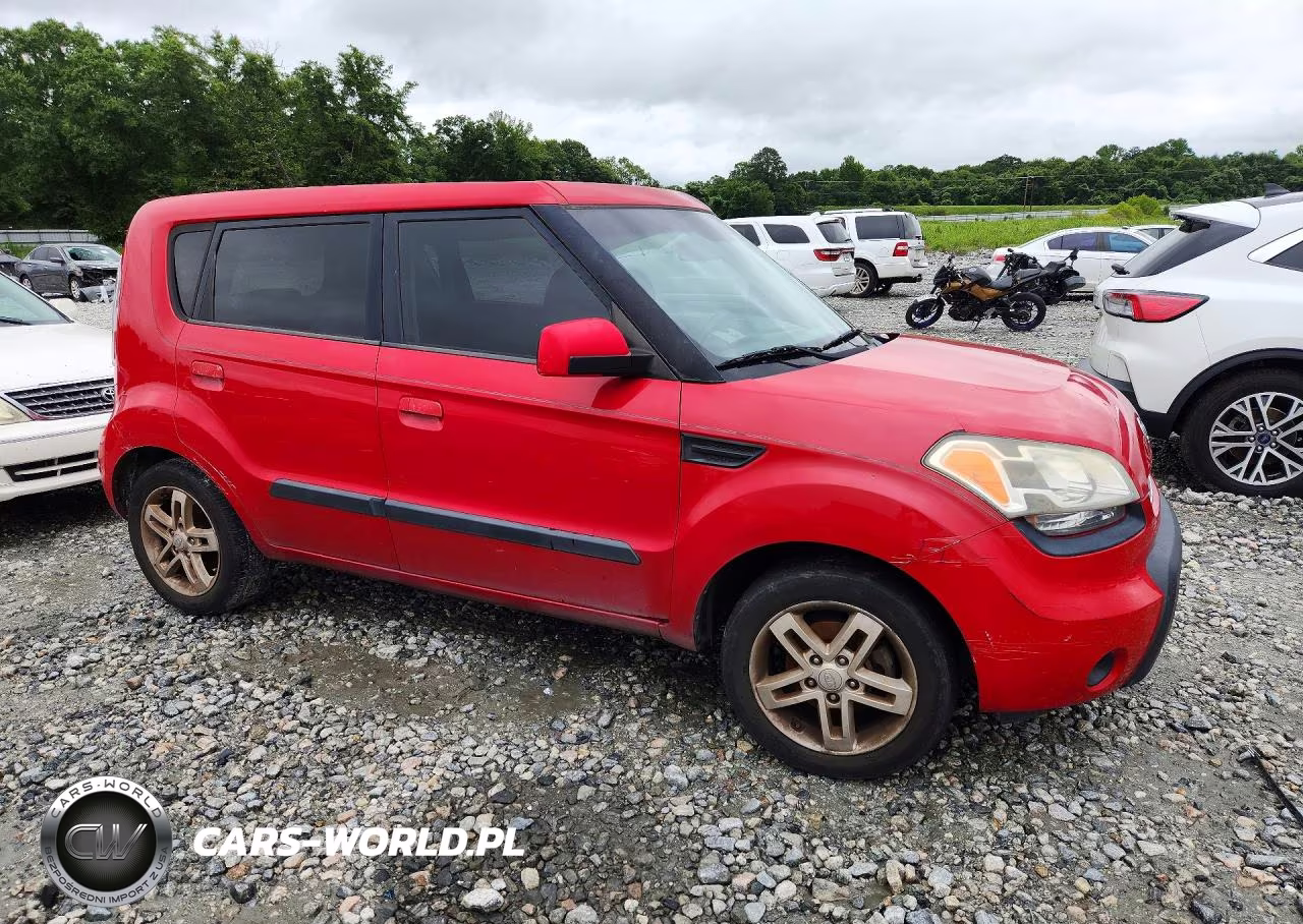 2010 Kia Soul + VIN:KNDJT2A29A7136403 - 4