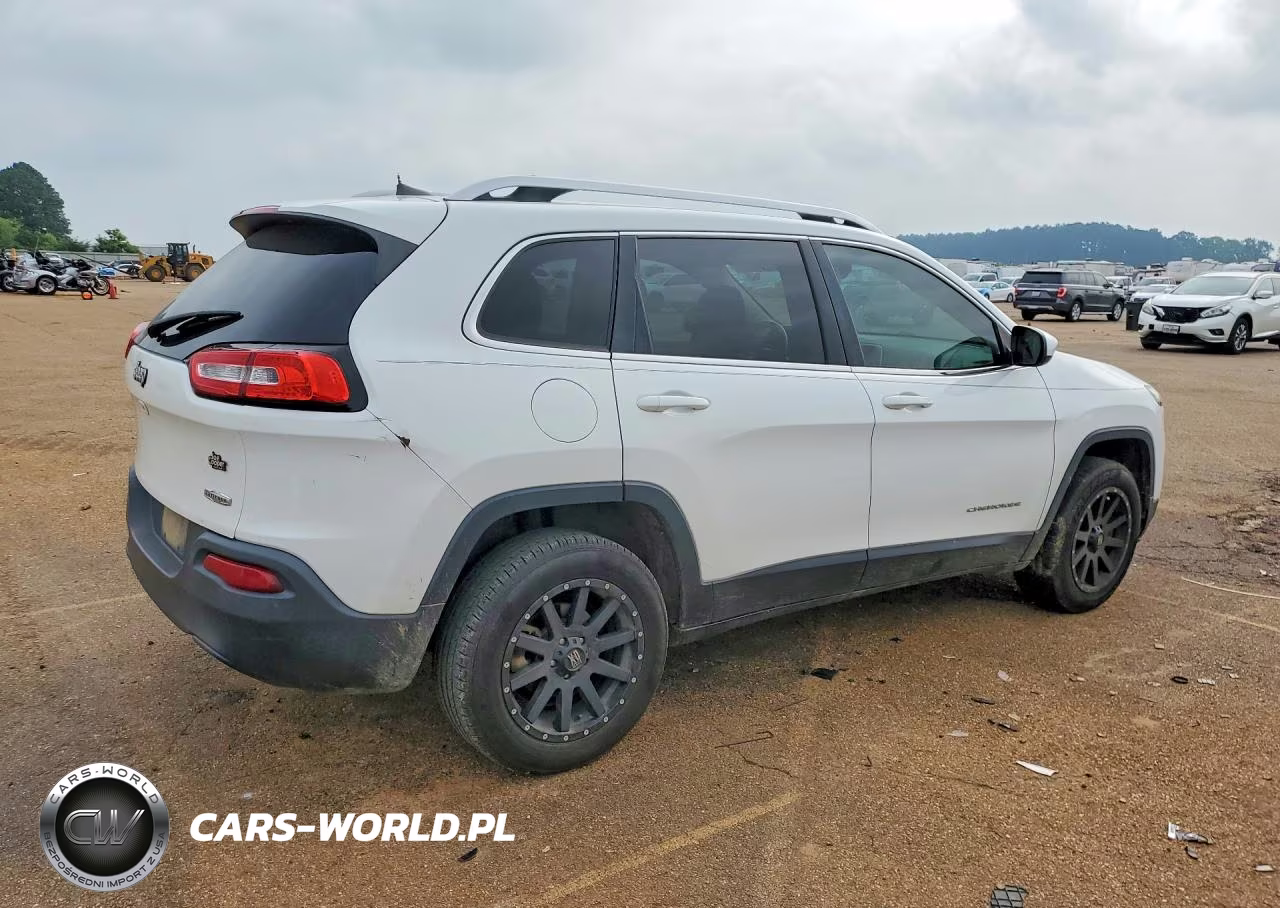 2016 Jeep Cherokee Latitude VIN:1C4PJLCB8GW125619 - 3