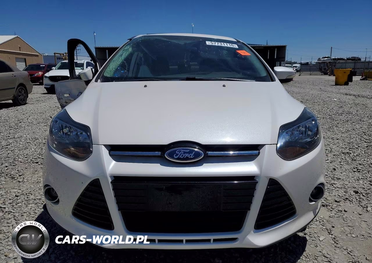 2013 Ford Focus Titanium VIN:1FADP3J23DL144862 - 5