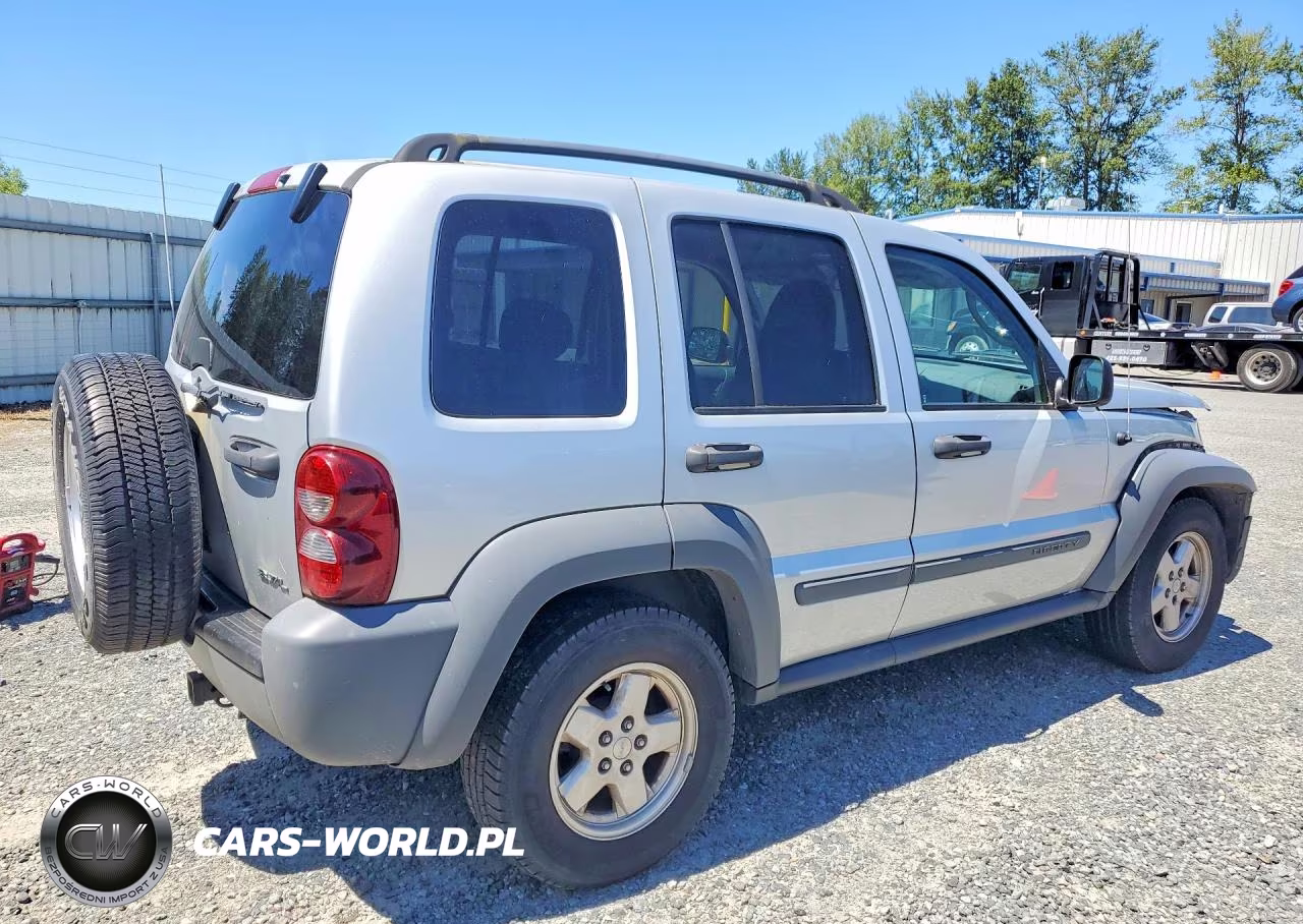 2005 Jeep Liberty Sport VIN:1J4GL48K15W530012 - 3