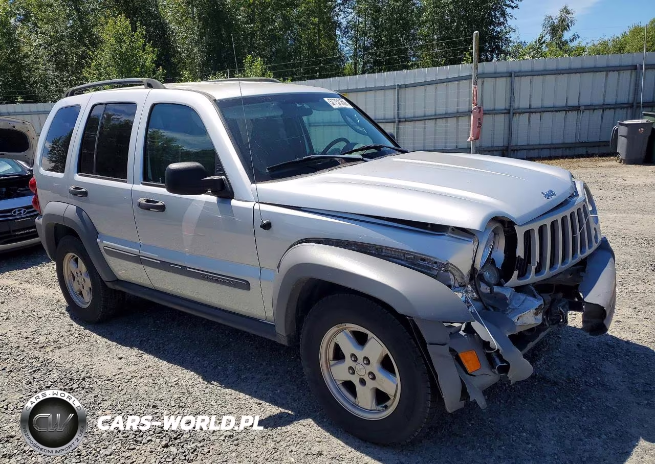 2005 Jeep Liberty Sport VIN:1J4GL48K15W530012 - 4