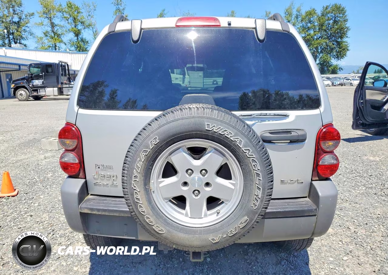 2005 Jeep Liberty Sport VIN:1J4GL48K15W530012 - 6