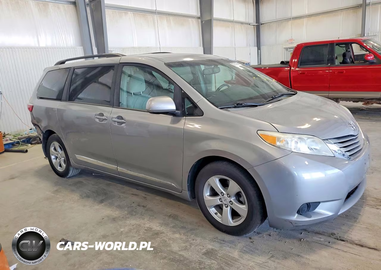 2015 Toyota Sienna Le VIN:5TDKK3DC5FS644110 - 4