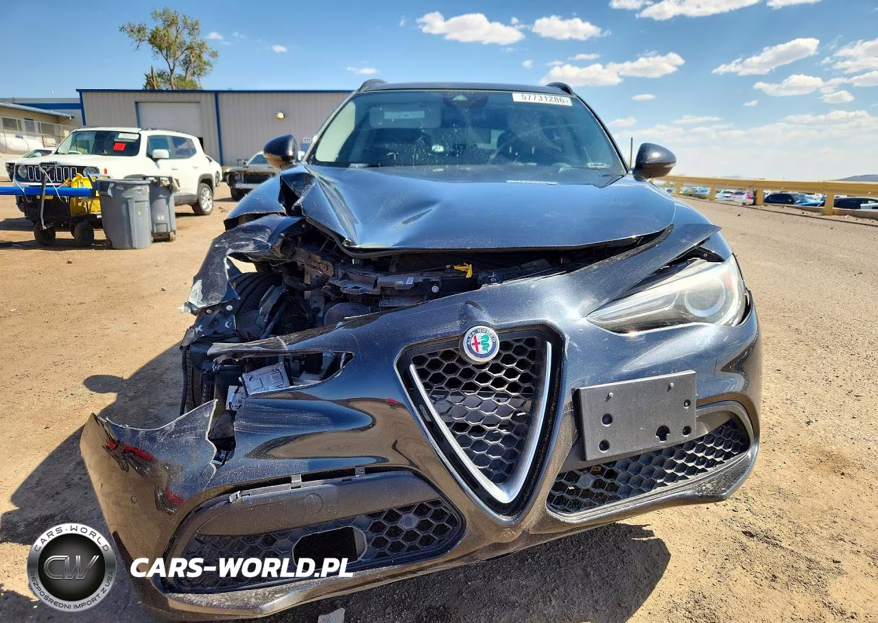 2018 Alfa Romeo Stelvio Sport VIN:ZASFAKPN2J7B91649 - 5