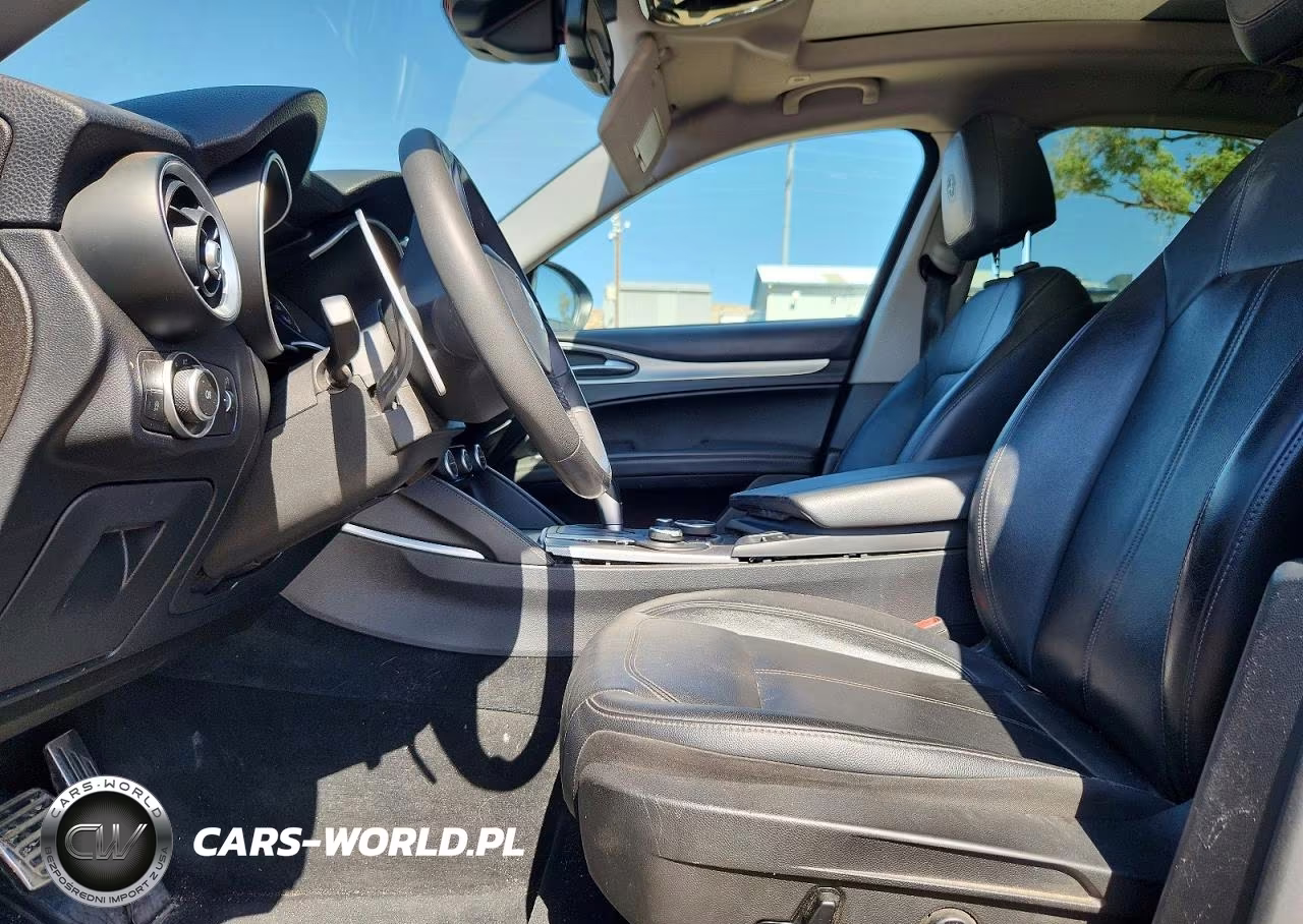 2018 Alfa Romeo Stelvio Sport VIN:ZASFAKPN2J7B91649 - 7