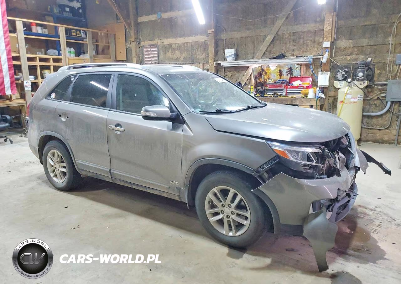 2015 Kia Sorento Lx VIN:5XYKTDA65FG575580 - 4