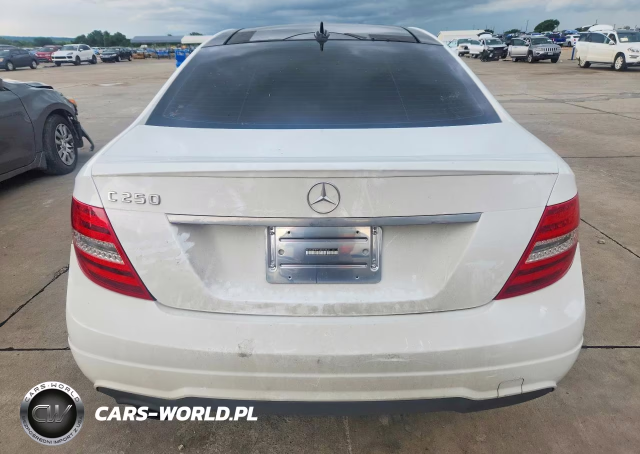 2015 Mercedes-Benz C Class C300 4D Spor VIN:WDDGJ4HB7FG368884 - 6