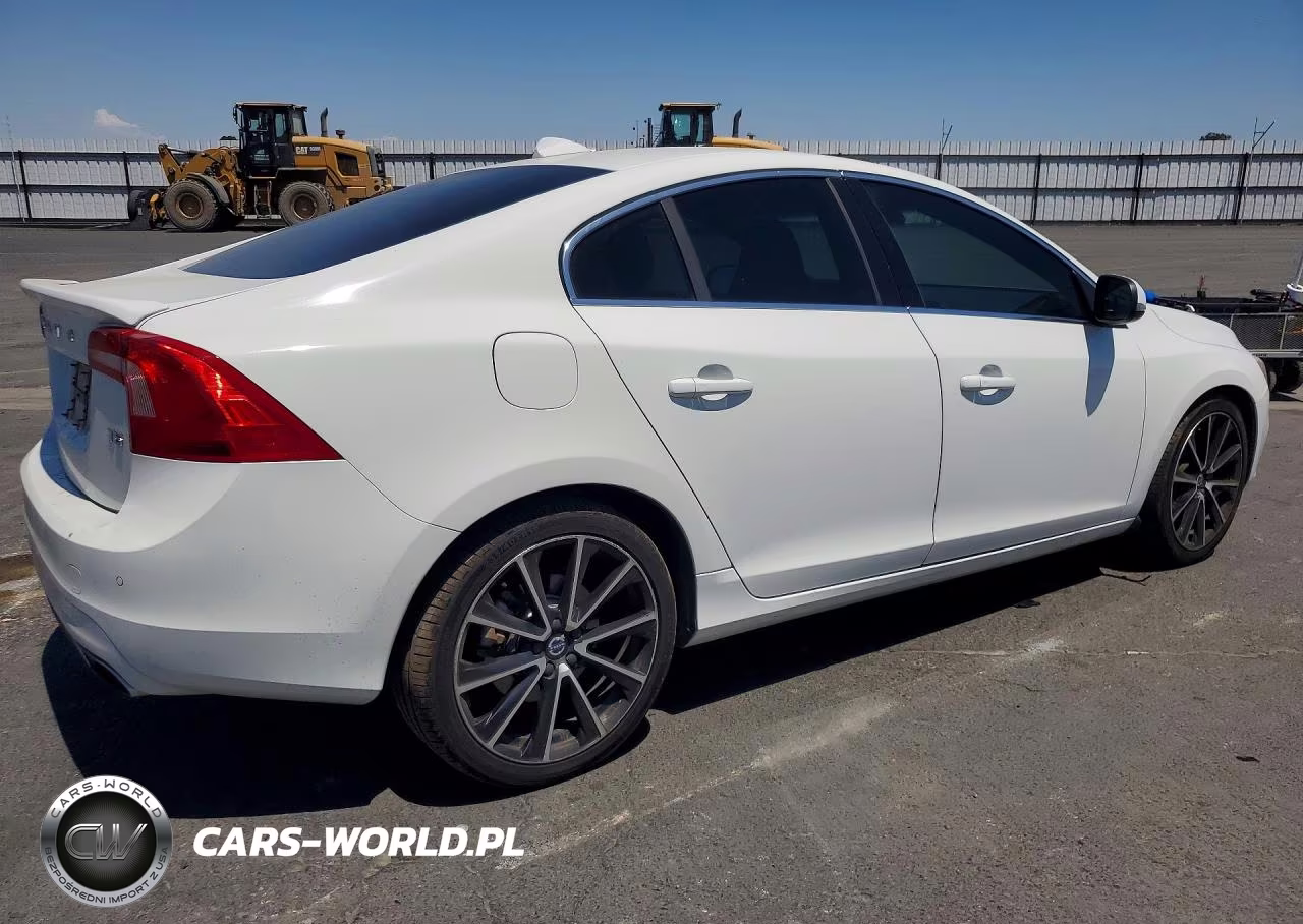 2016 Volvo S60 Premier VIN:YV126MFK5G2392490 - 3