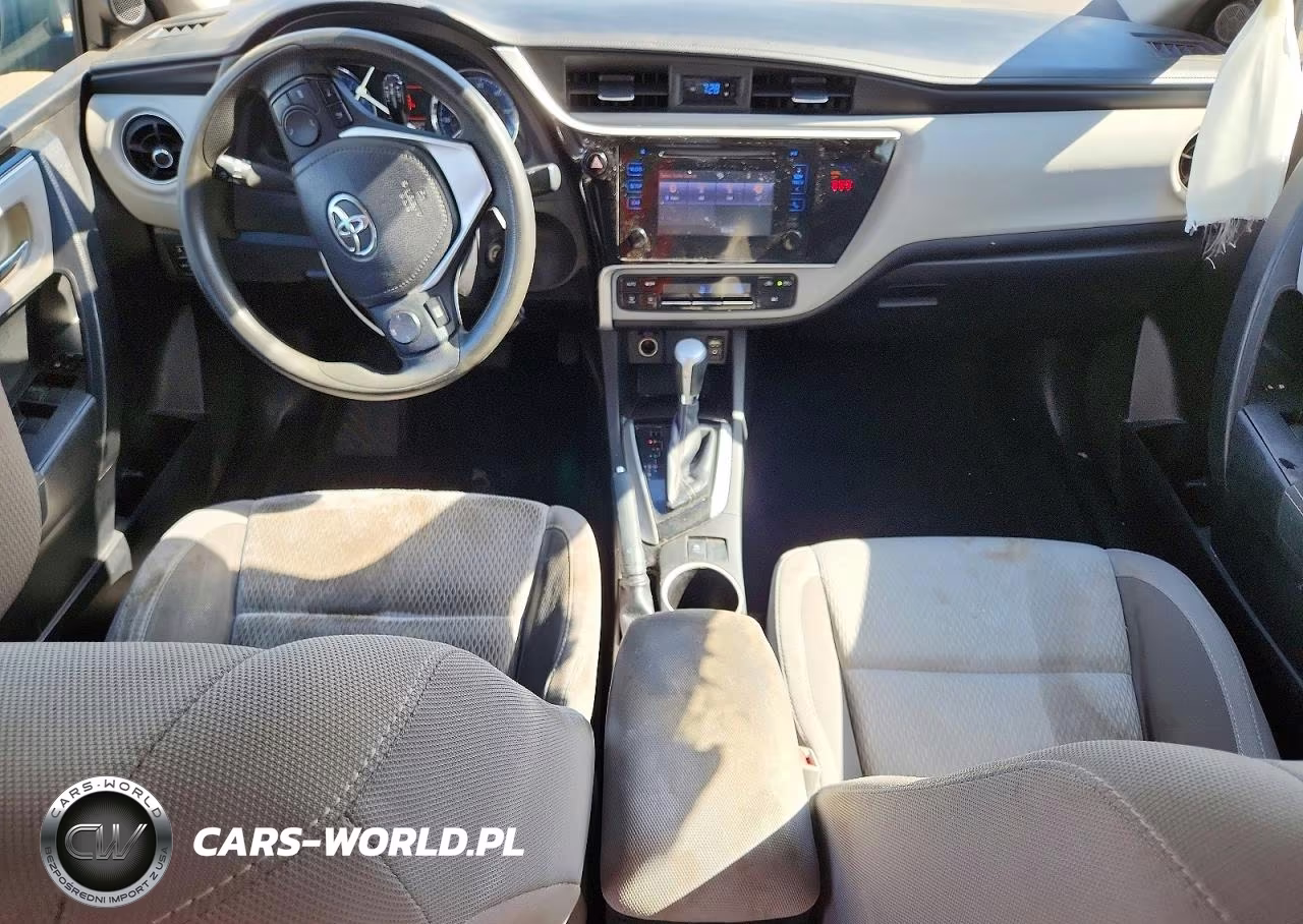 2018 Toyota Corolla Le VIN:5YFBURHE4JP771151 - 8