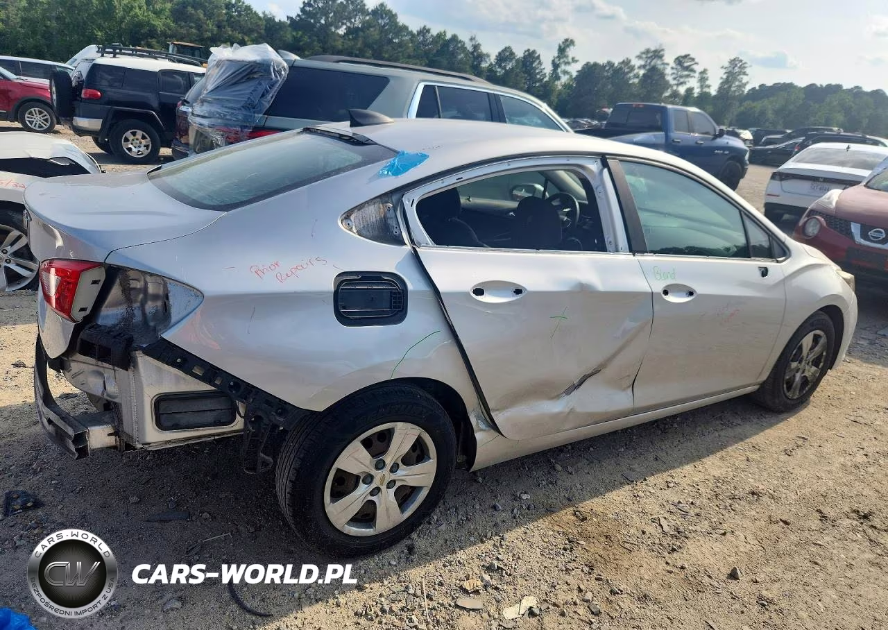 2017 Chevrolet Cruze Ls VIN:1G1BC5SM5H7160786 - 3