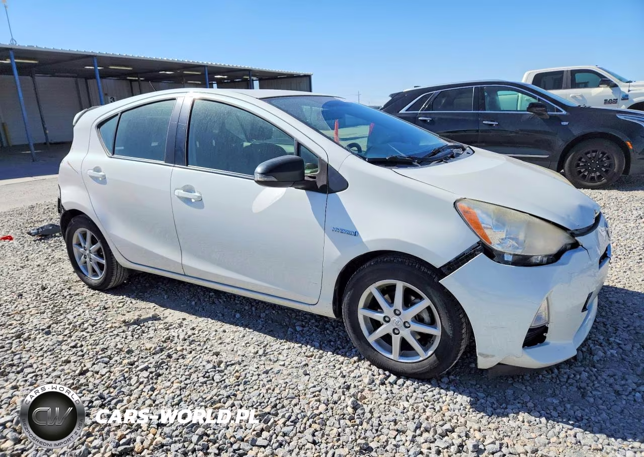 2012 Toyt Prius C VIN:JTDKDTB32C1518972 - 4