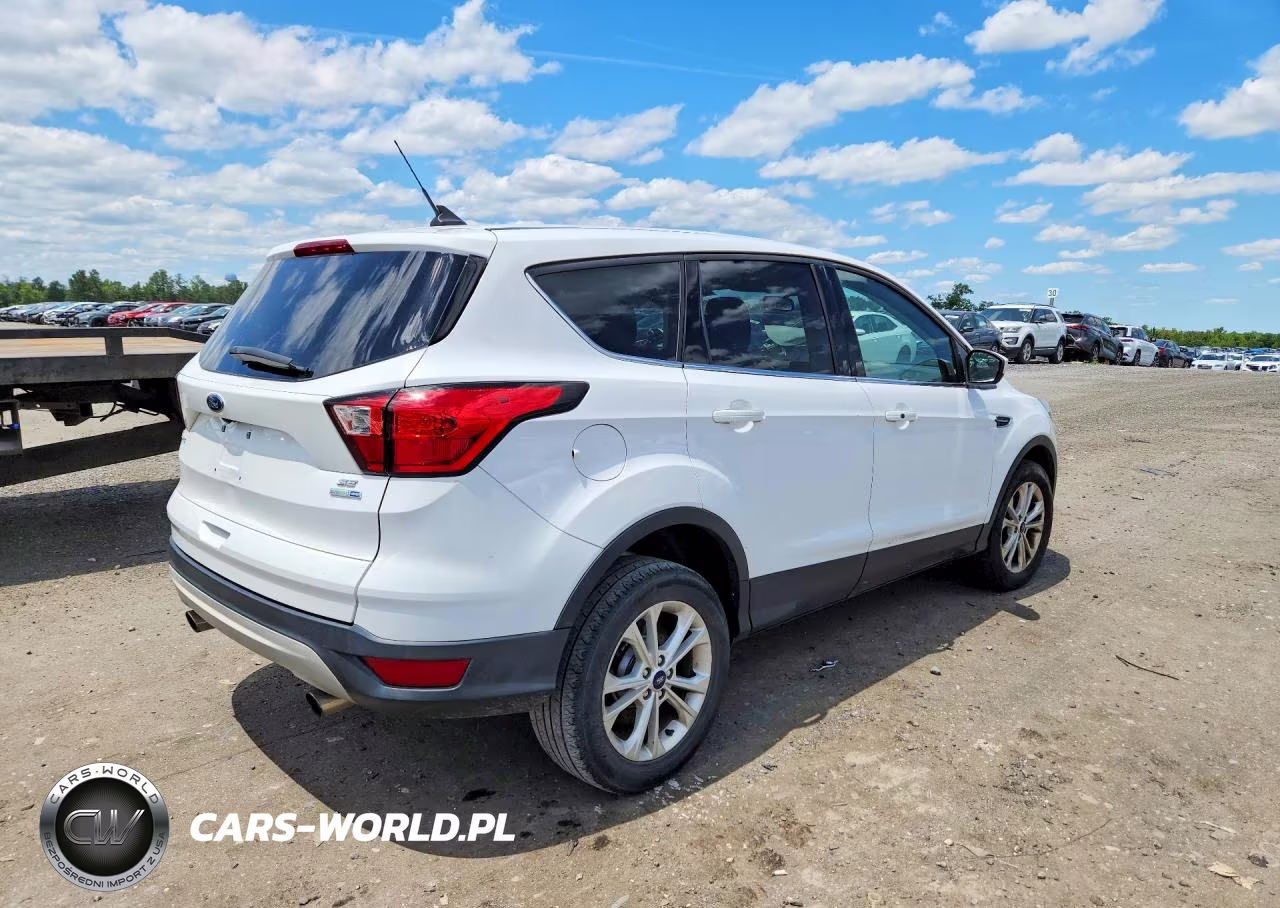 2019 Ford Escape Se VIN:1FMCU9GD0KUB64368 - 3