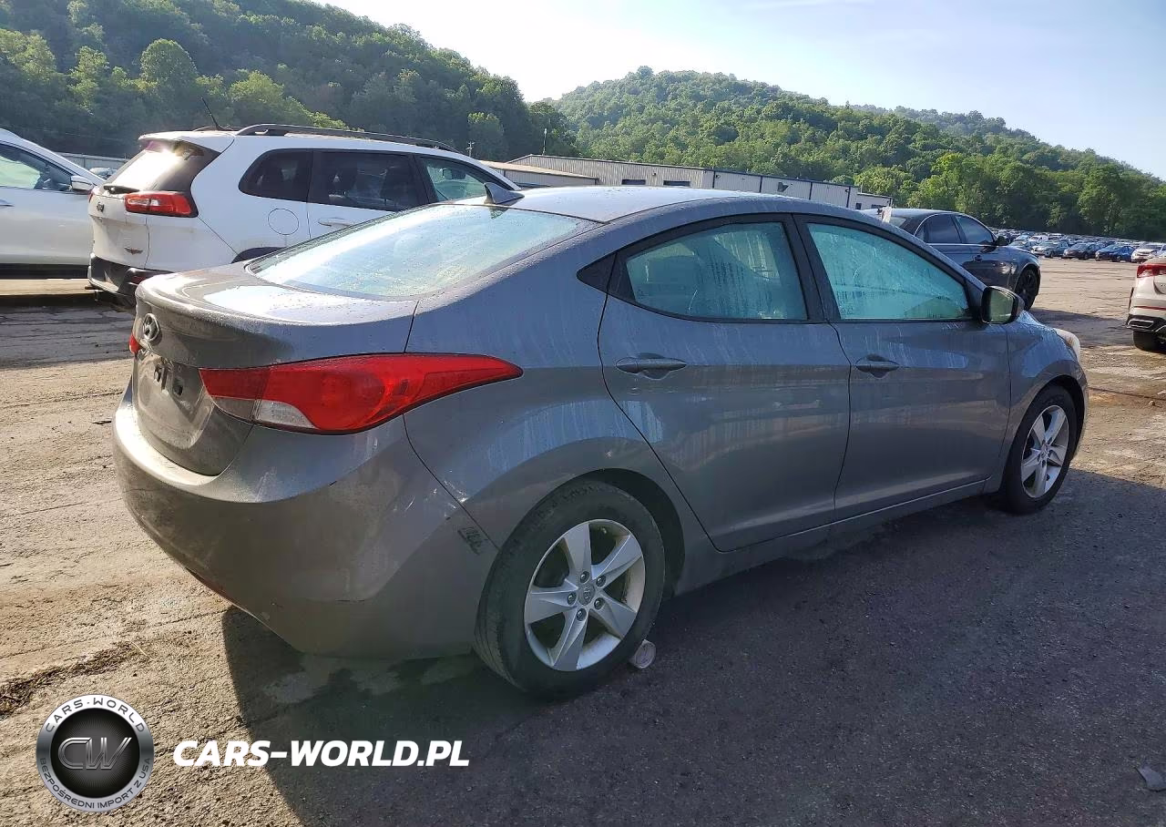 2013 Hyundai Elantra Gls VIN:5NPDH4AE2DH416457 - 3
