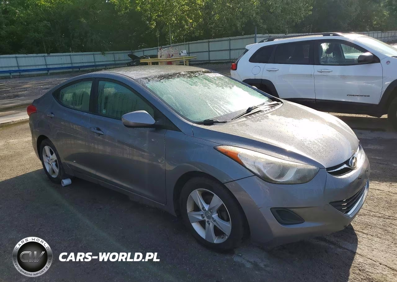 2013 Hyundai Elantra Gls VIN:5NPDH4AE2DH416457 - 4