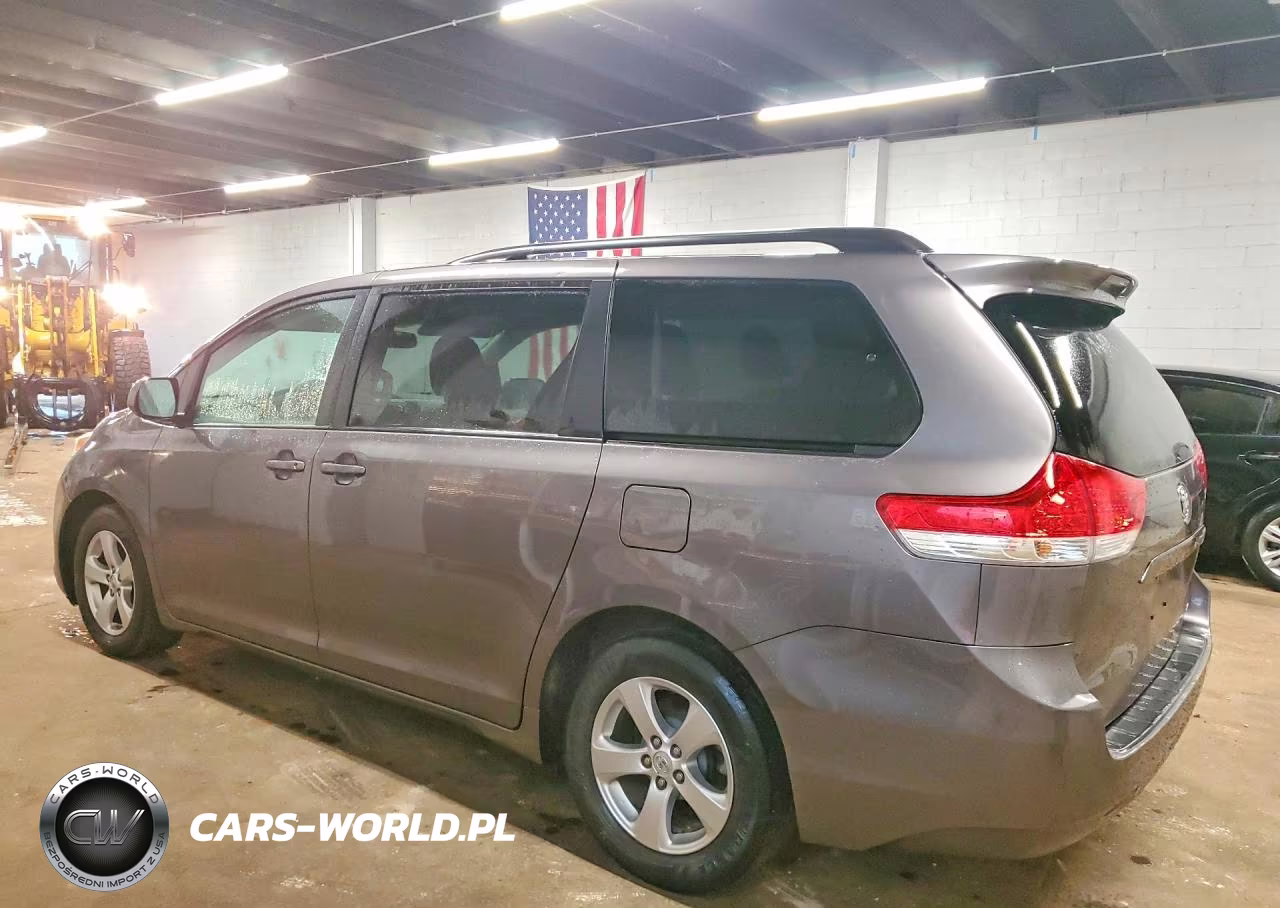 2013 Toyota Sienna Le VIN:5TDKK3DC3DS389762 - 2
