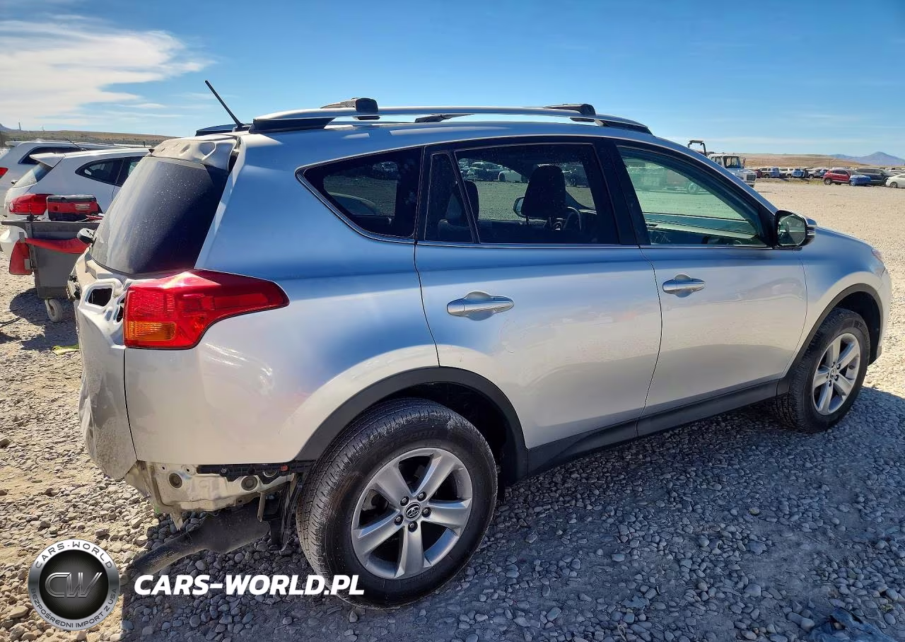 2015 Toyota Rav4 Xle VIN:2T3WFREV3FW154420 - 3