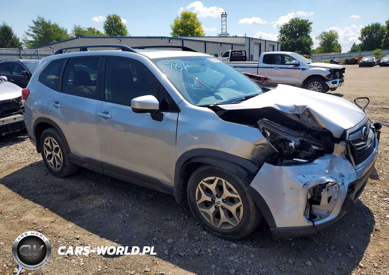 2019 Subaru Forester Premium VIN:JF2SKAEC5KH407846 - 4