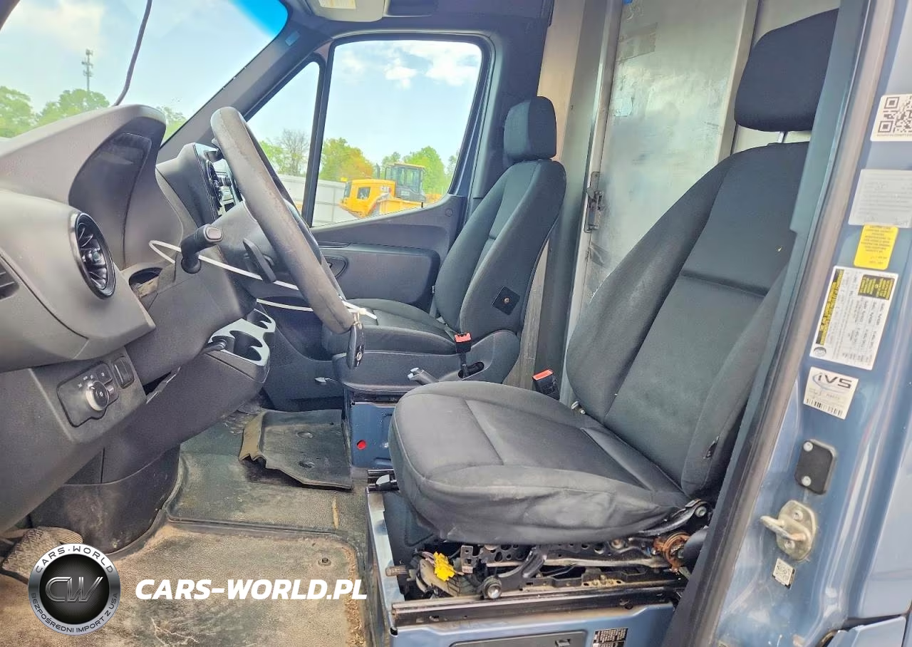 2019 Mercedes Benz Sprinter 2500 Delivery Van VIN:WD4PF0CD5KP102034 - 7