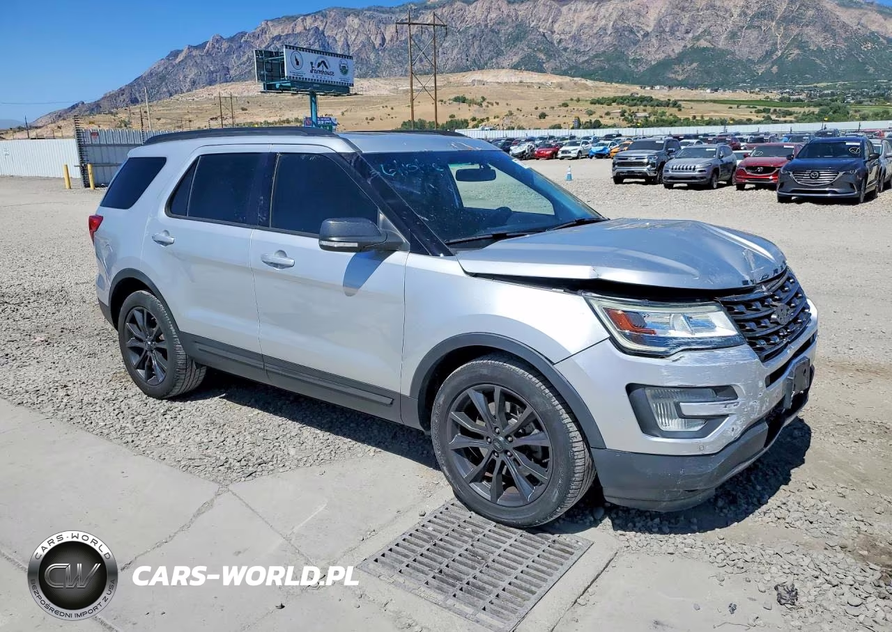 2017 Ford Explorer Xlt VIN:1FM5K7D88HGA21329 - 4