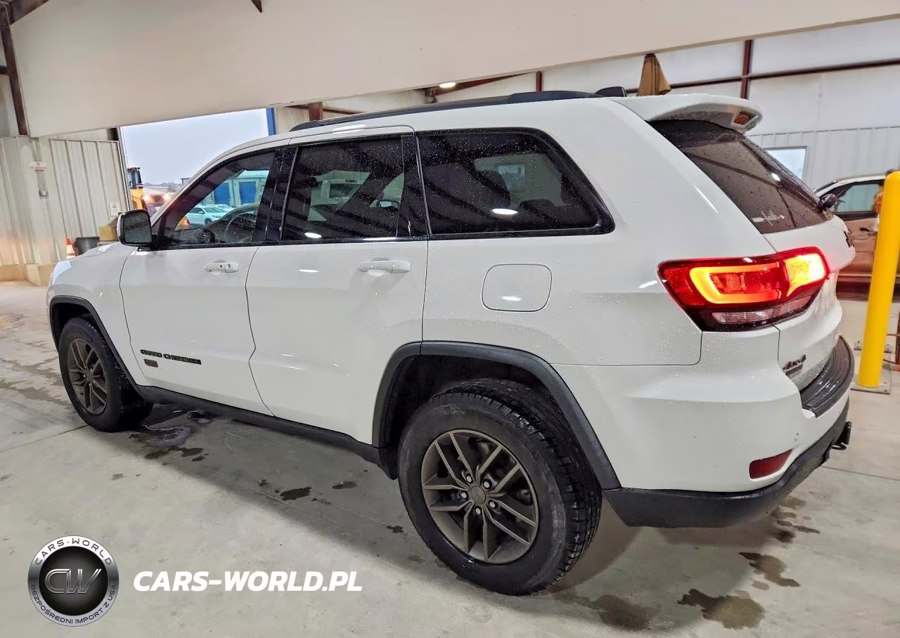 2016 Jeep Grand Cherokee Laredo VIN:1C4RJFAG6GC366833 - 2