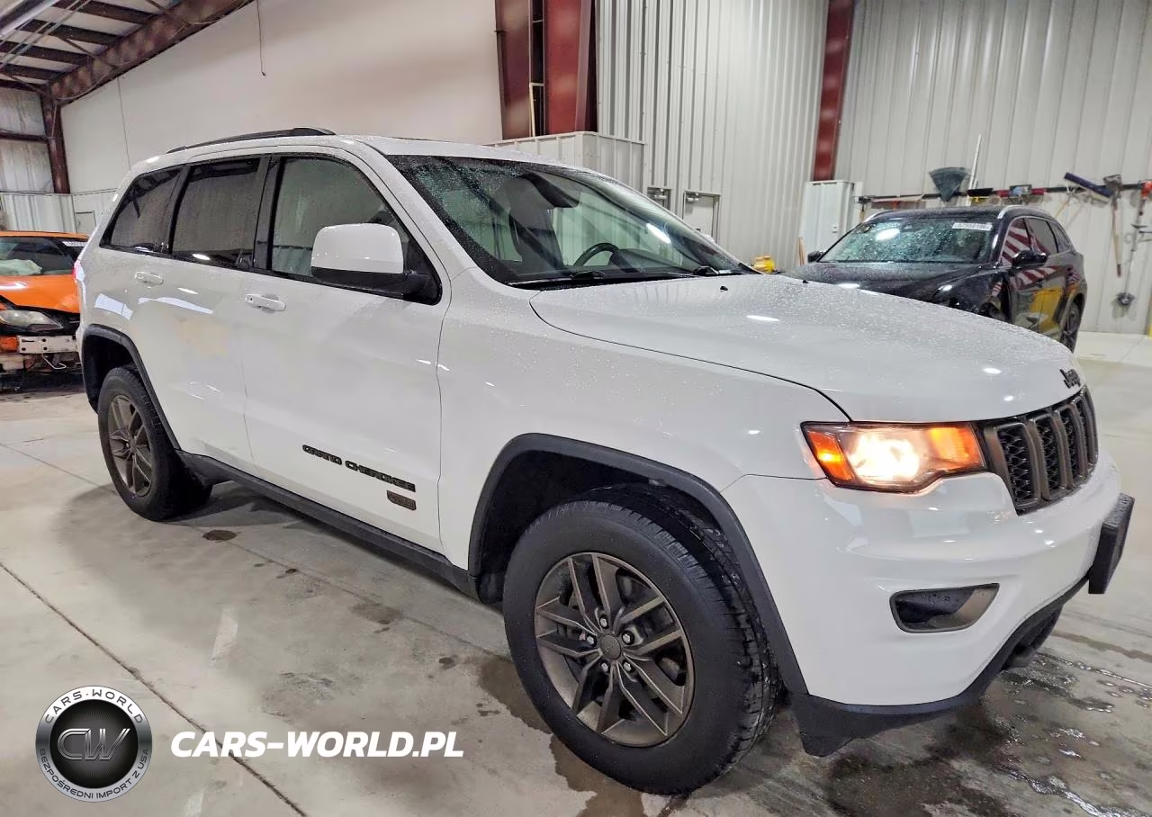 2016 Jeep Grand Cherokee Laredo VIN:1C4RJFAG6GC366833 - 4