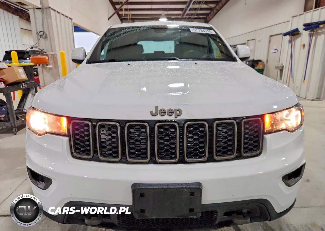 2016 Jeep Grand Cherokee Laredo VIN:1C4RJFAG6GC366833 - 5