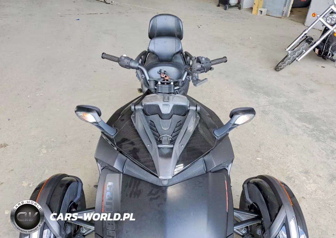 2016 Can-Am Spyder Roadster F3 VIN:2BXRDDD26GV000459 - 5