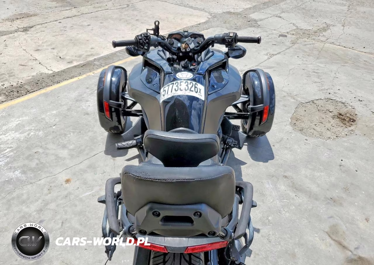 2016 Can-Am Spyder Roadster F3 VIN:2BXRDDD26GV000459 - 6