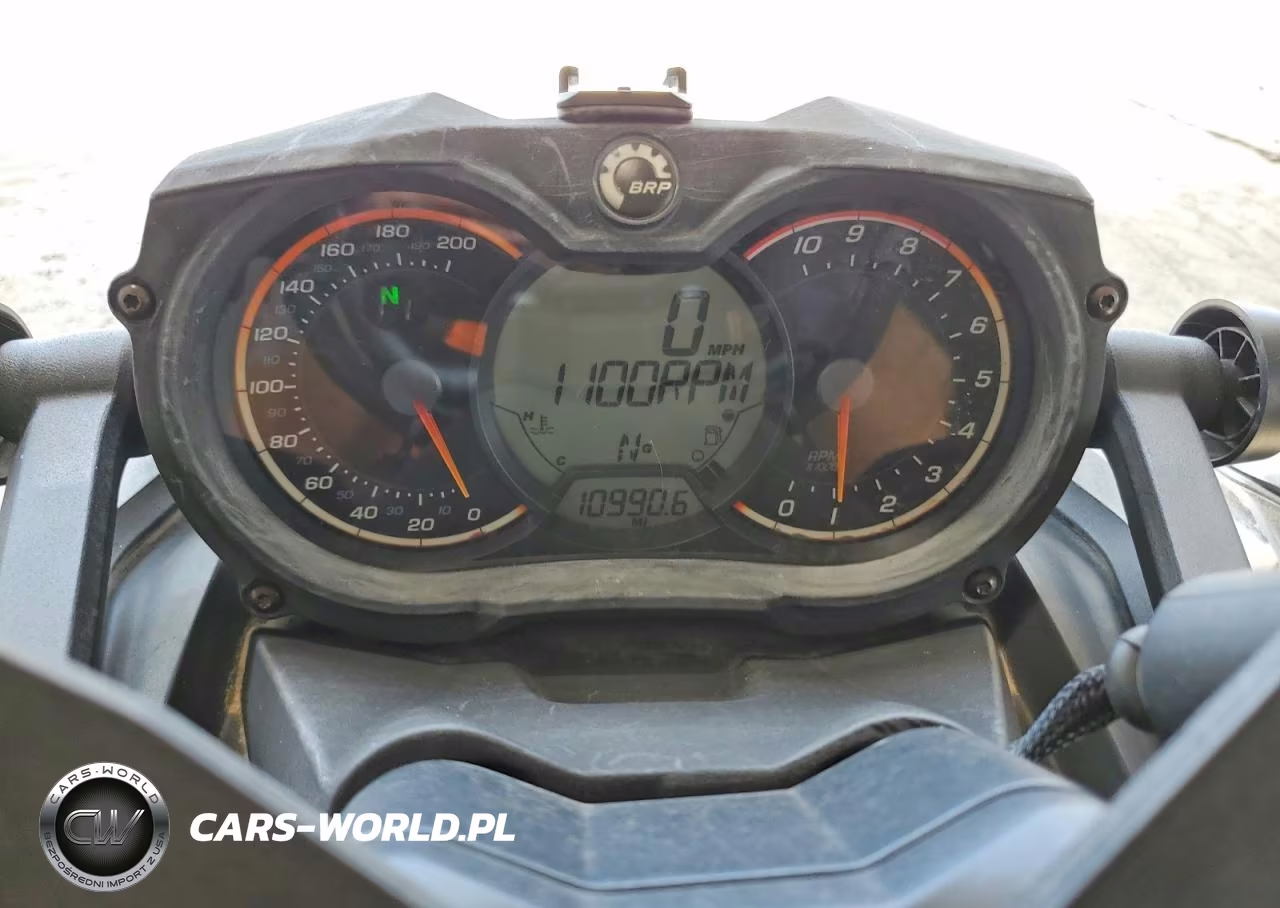 2016 Can-Am Spyder Roadster F3 VIN:2BXRDDD26GV000459 - 7