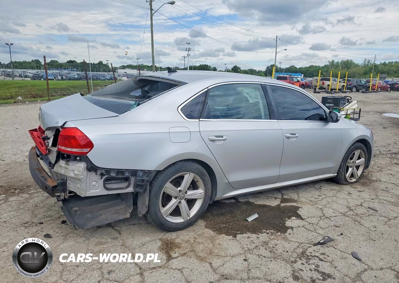 2013 Volkswagen Passat Se VIN:1VWBH7A32DC072970 - 3