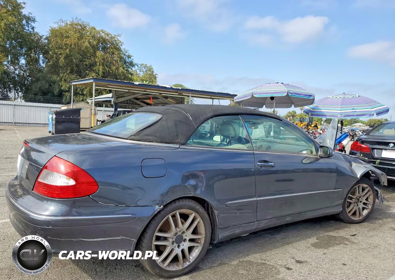 2009 Mercedes-Benz Clk 350 VIN:WDBTK56F89T104424 - 3
