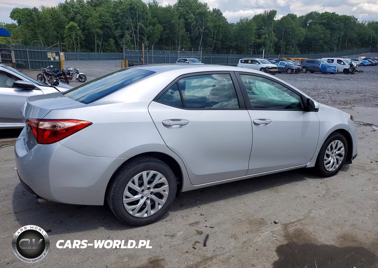 2019 Toyota Corolla Le VIN:2T1BURHE0KC129298 - 3