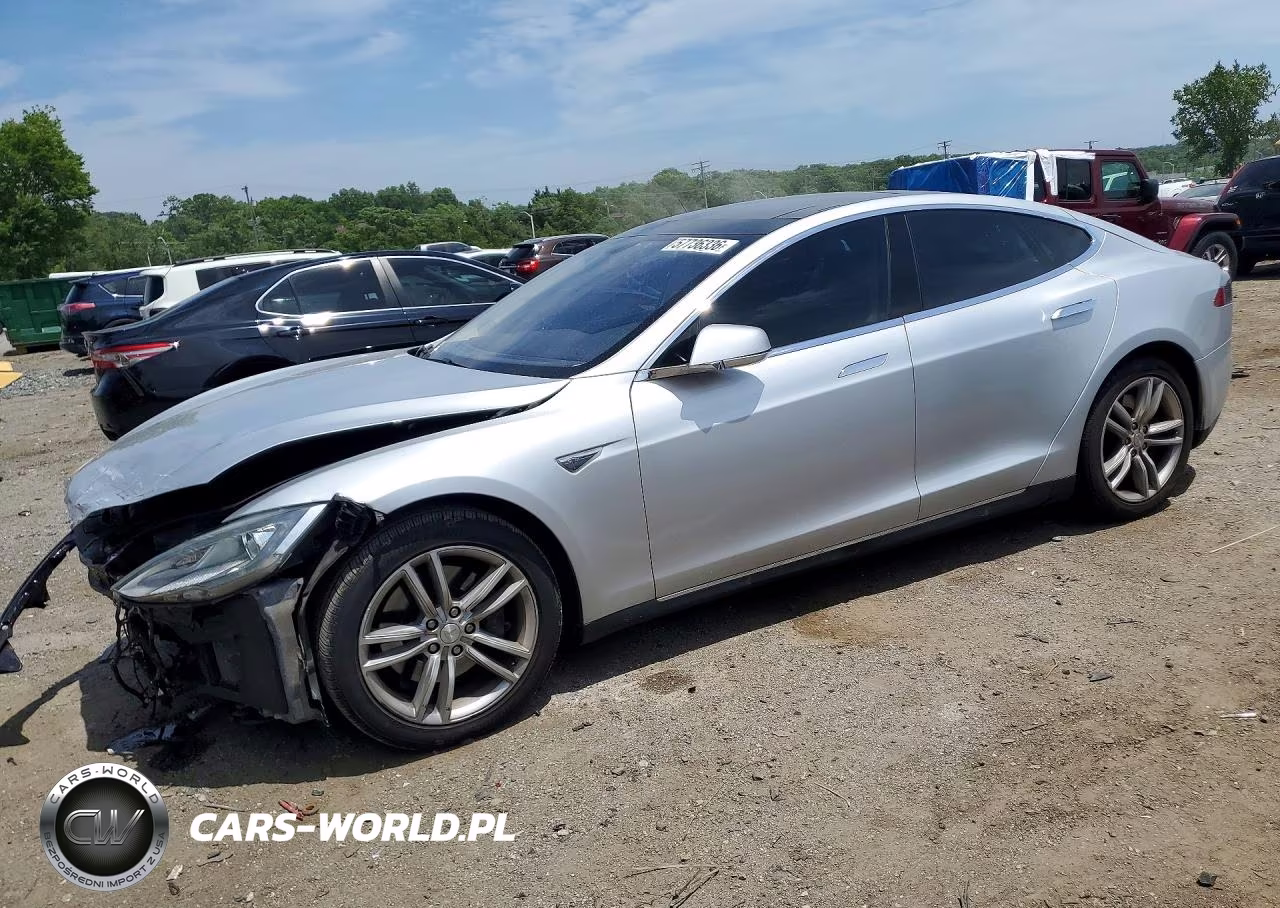 2014 Tesla Model S – zdjęcie 1 z 13