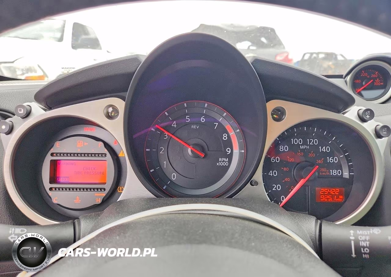 2017 Nissan 370Z Base VIN:JN1AZ4EH8HM954664 - 9