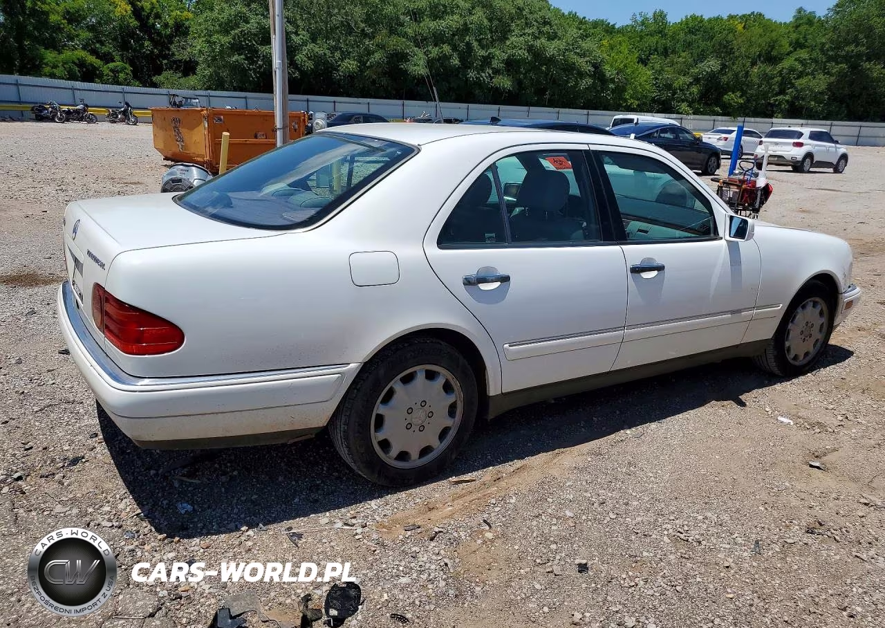 1998 Mercedes-Benz E 300Td VIN:WDBJF25F5WA624521 - 3