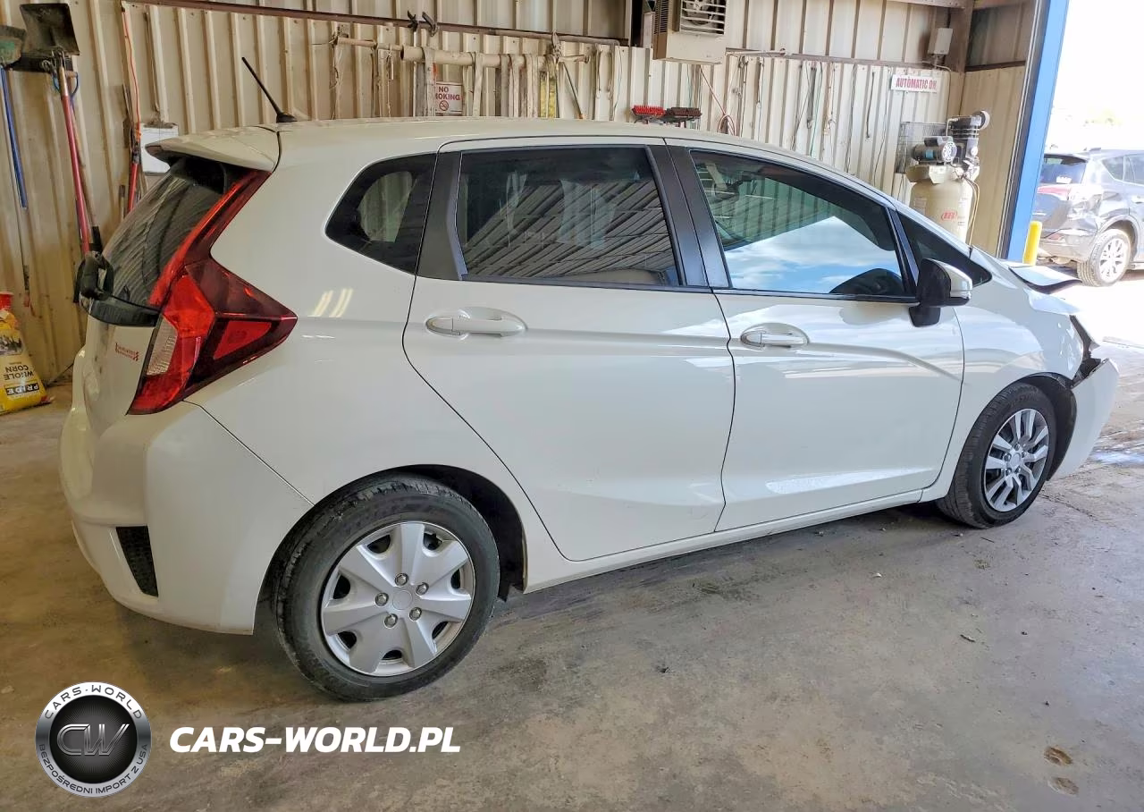 2015 Honda Fit Lx VIN:3HGGK5H50FM785312 - 3
