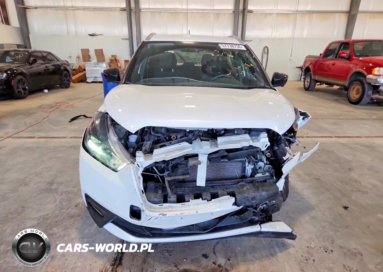 2018 Nissan Kicks Sr VIN:3N1CP5CU8JL502637 - 5