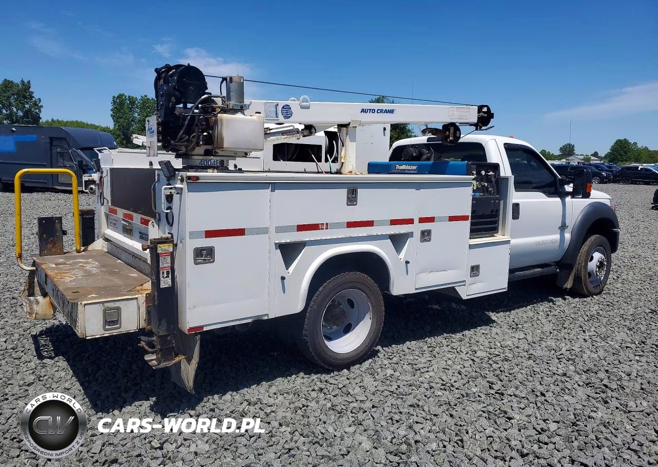 2016 Ford F550 Super Duty VIN:1FDUF5GT3GED28129 - 3