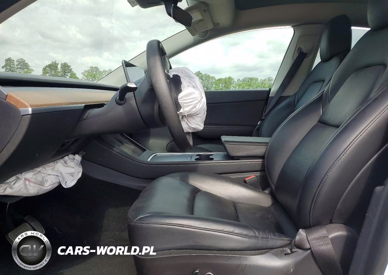 2022 Tesla Model Y VIN:7SAYGDEE9NF385581 - 7