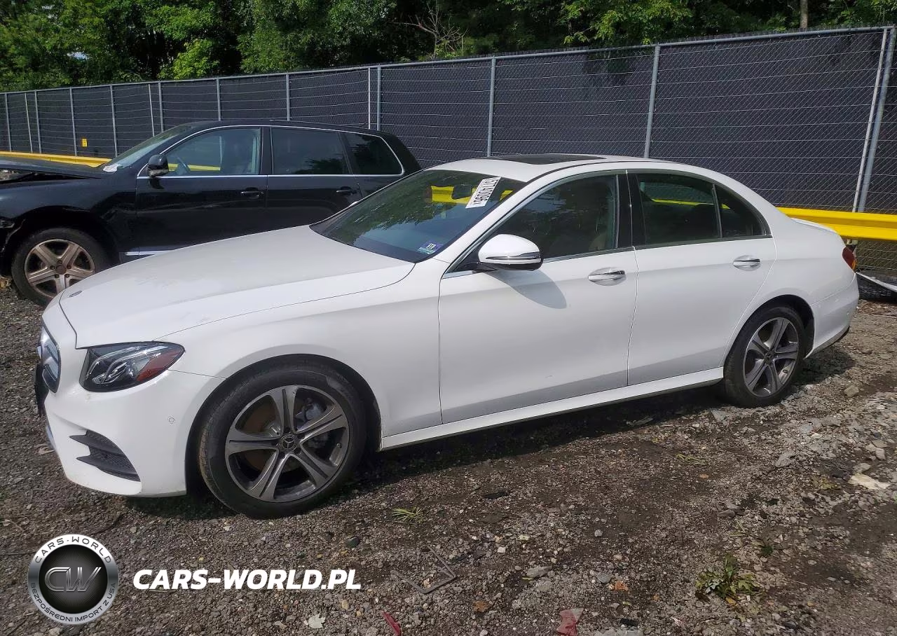 2018 Mercedes-Benz E 300 4Matic – zdjęcie 1 z 12