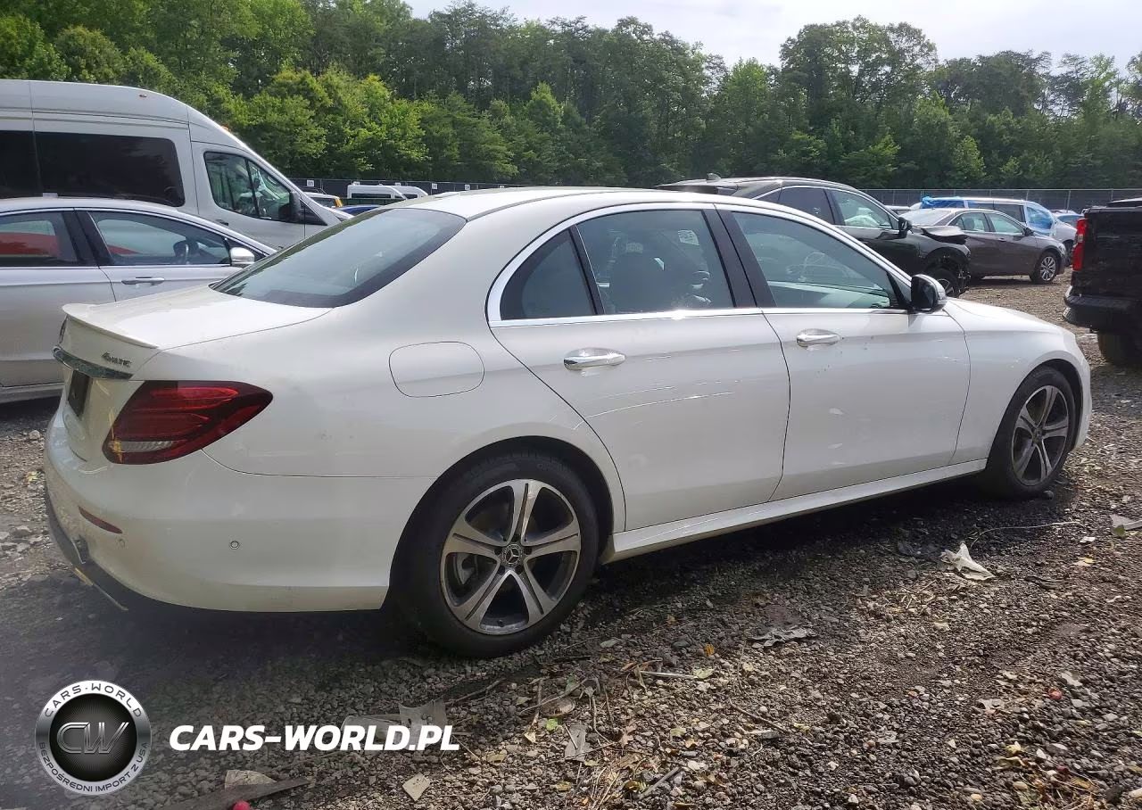 2018 Mercedes-Benz E 300 4Matic VIN:WDDZF4KB3JA371568 - 3