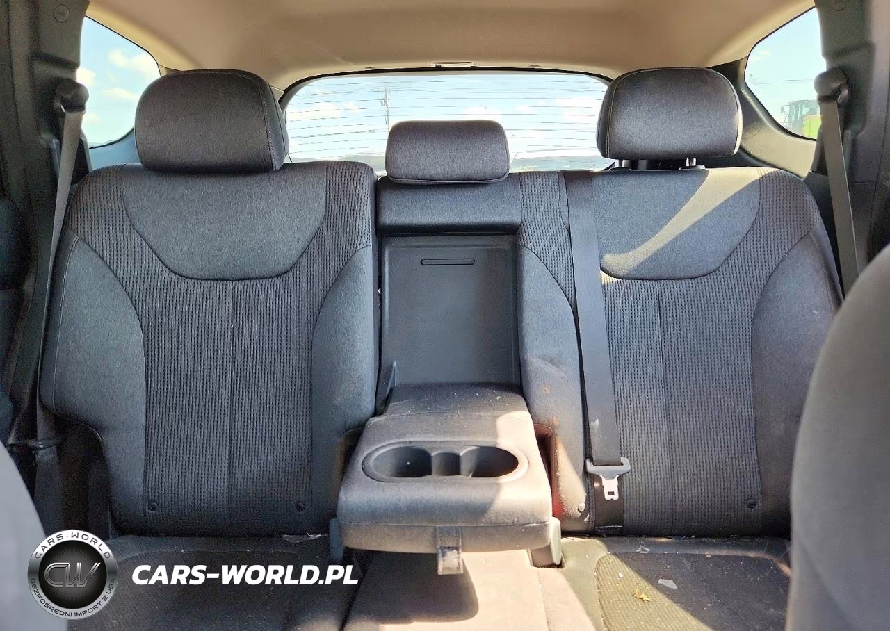 2019 Hyundai Santa Fe Se VIN:5NMS23AD7KH070460 - 10