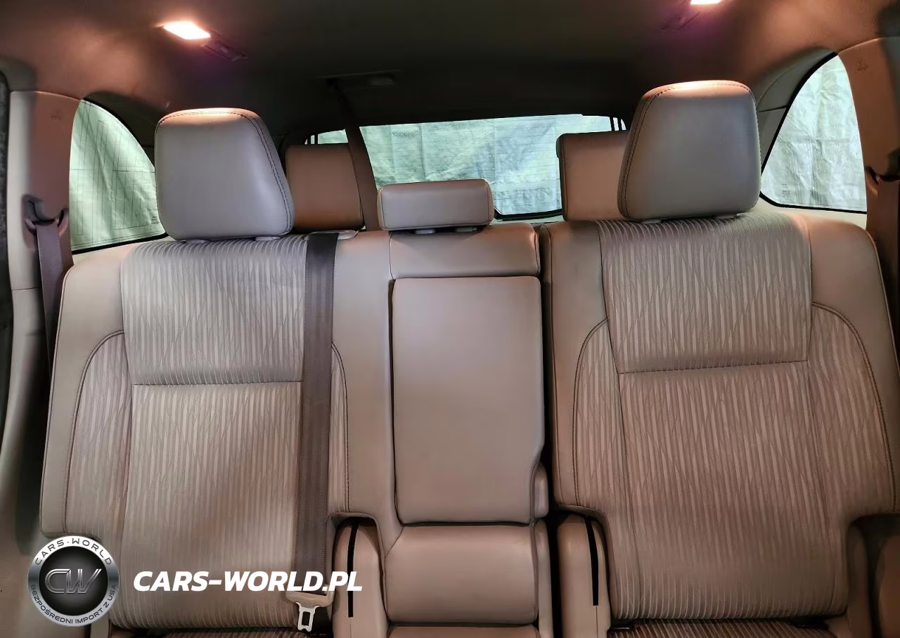 2019 Toyota Highlander Le Plus VIN:5TDZZRFH7KS367461 - 10