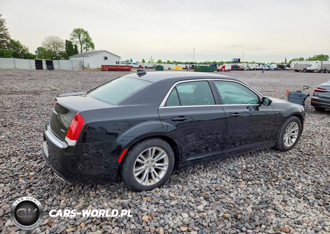 2016 Chrysler 300 Limited VIN:2C3CCAAG2GH288183 - 3