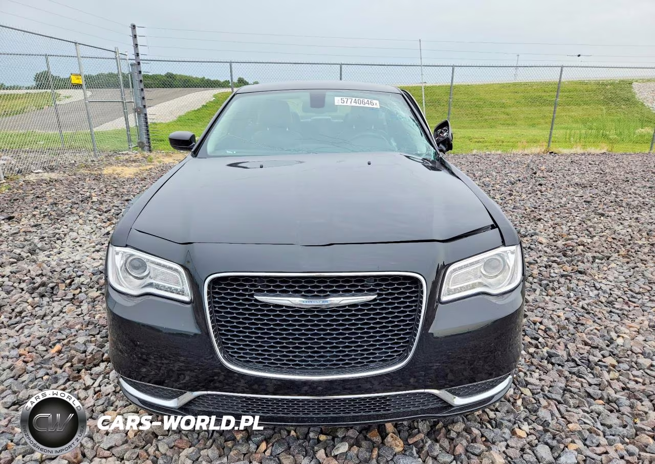 2016 Chrysler 300 Limited VIN:2C3CCAAG2GH288183 - 5