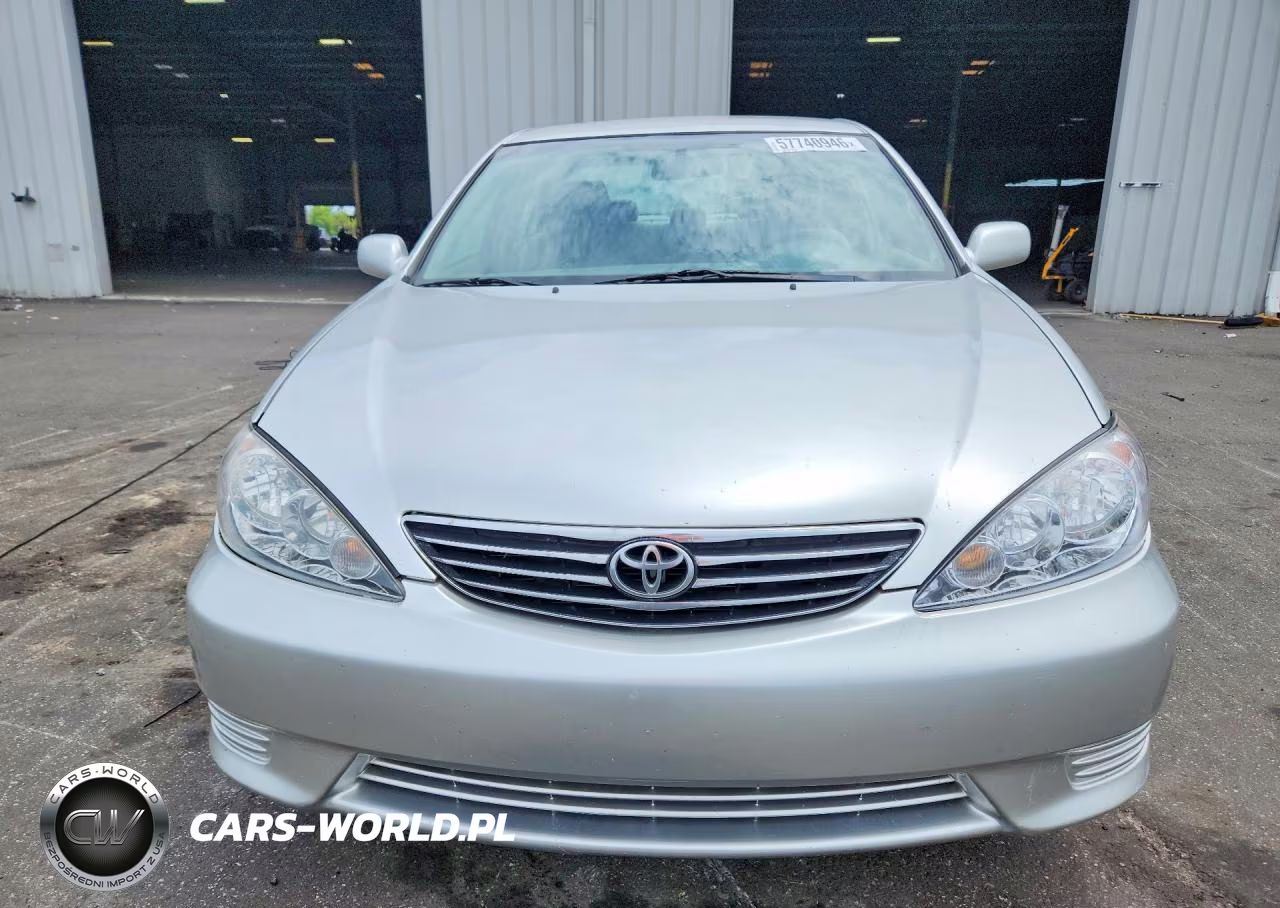 2005 Toyota Camry Le VIN:4T1BE32K55U546363 - 5