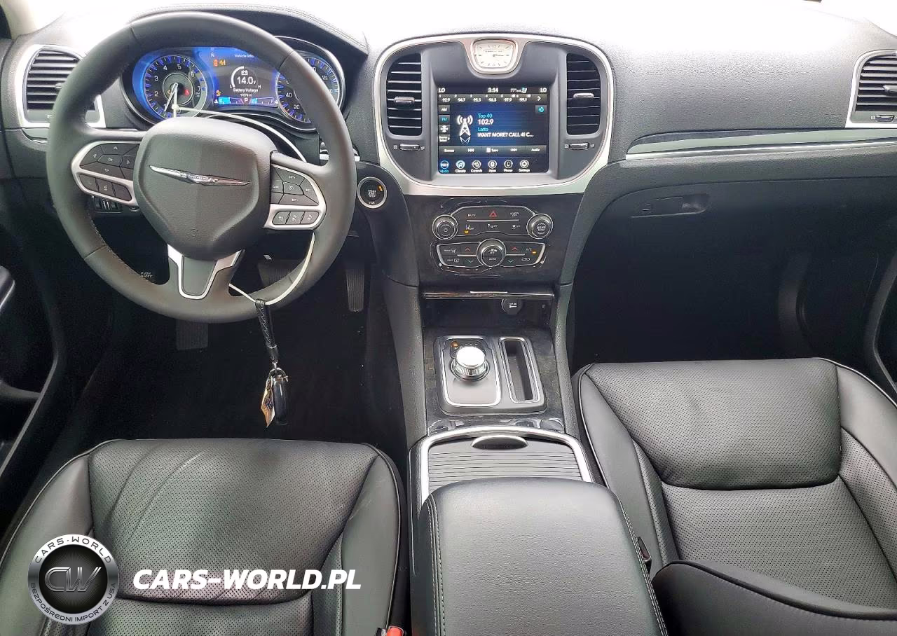 2023 Chrysler 300 Touring L VIN:2C3CCADG3PH647858 - 8